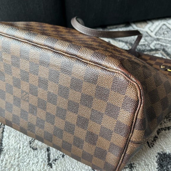 Louis Vuitton Neverfull Damier Ebene MM - Picture 9 of 12
